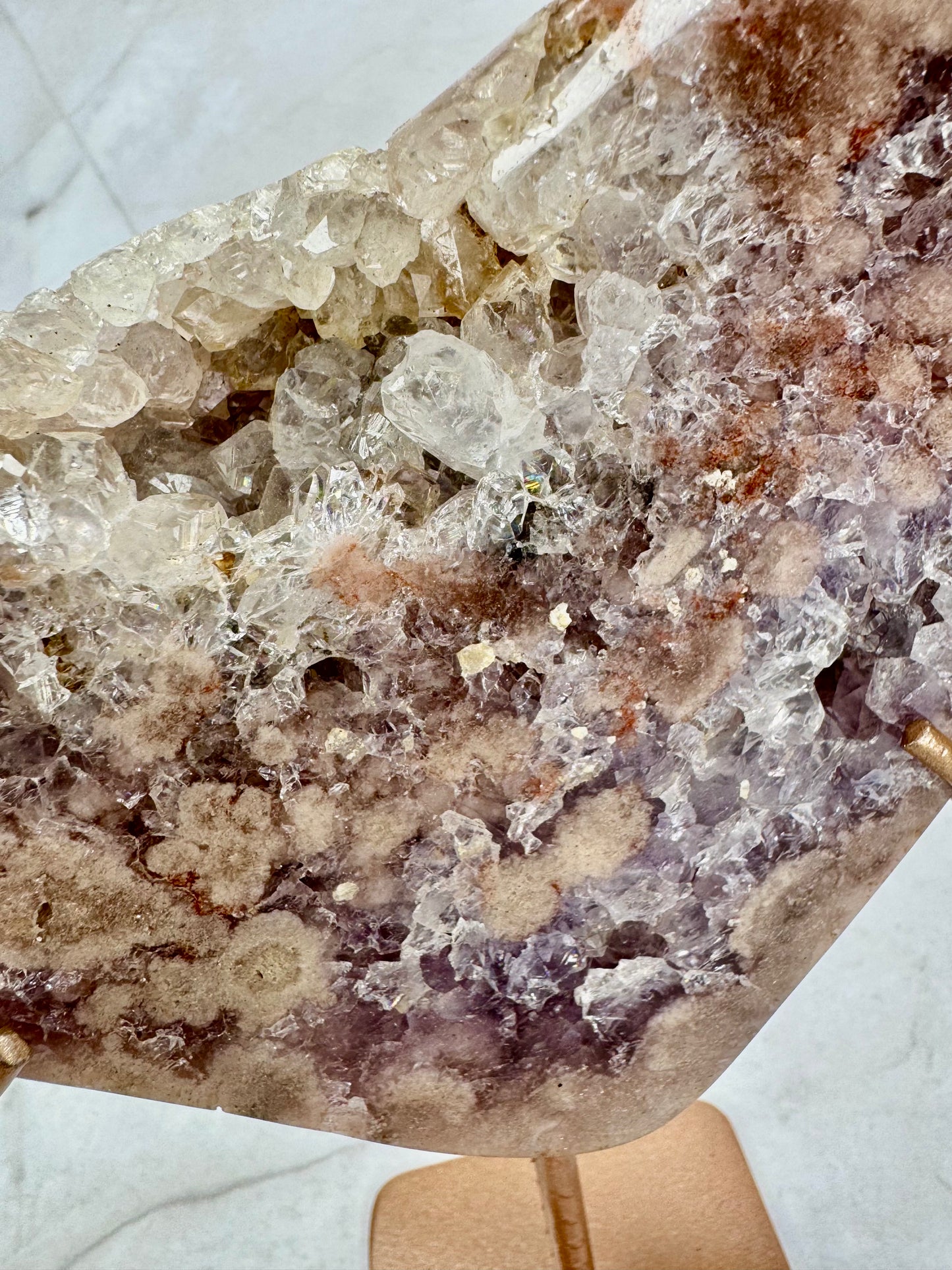 Roze Amethist slab op standaard 57
