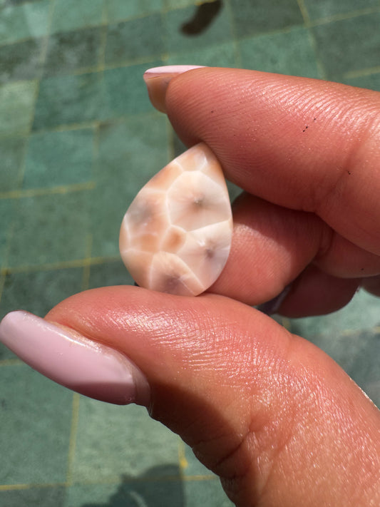 Pink Larimar 27 (Natroliet)
