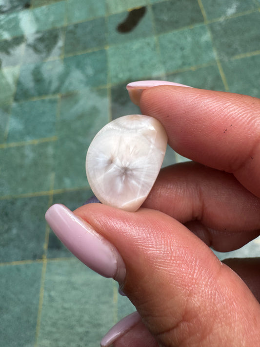 Pink Larimar 31 (Natroliet)