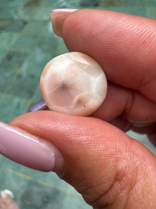 Pink Larimar 32 (Natroliet)